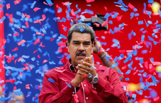 Maduro diz que vitória foi triunfo da independência da Venezuela