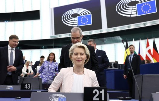 Ursula Von der Leyen reeleita para a presidência da Comissão Europeia