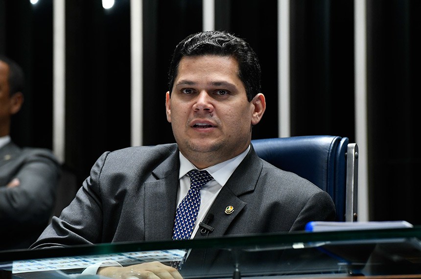 Alcolumbre vai sugerir a Pacheco rever parte do acordo do Congresso e STF sobre emendas