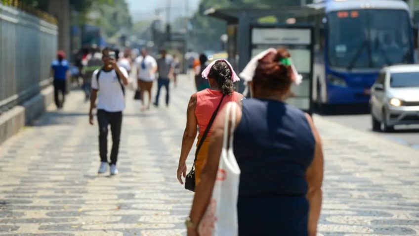 Calor faz ar de São Paulo ficar mais seco