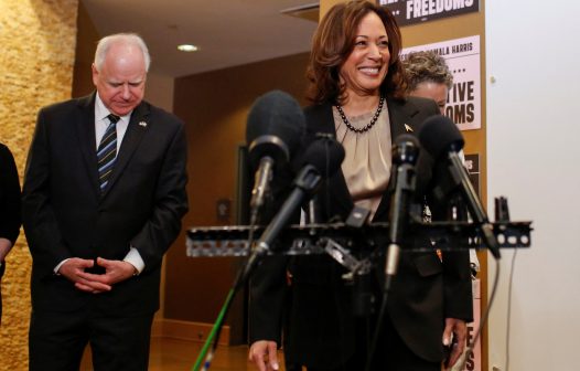 Kamala Harris confirma Tim Walz como candidato a vice na chapa democrata