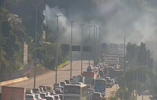 Incêndio em caminhão no Túnel da Covanca, no Rio, faz 40 vítimas