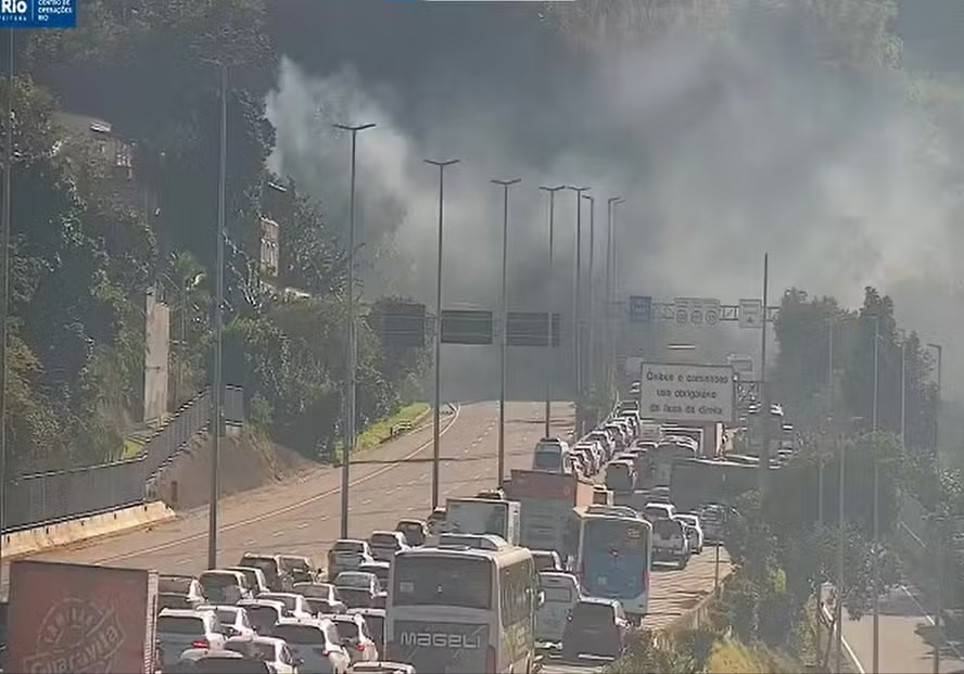 Incêndio em caminhão no Túnel da Covanca, no Rio, faz 40 vítimas