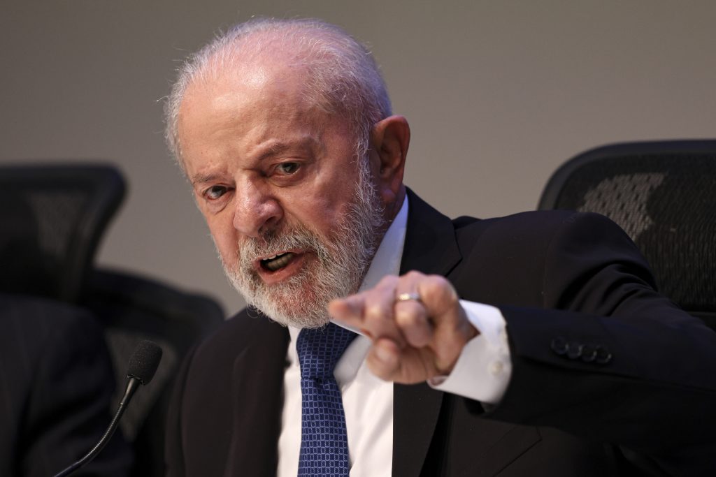 Lula defende Haddad e diz que o chamam de ‘taxador’ porque trabalha para taxar os mais ricos