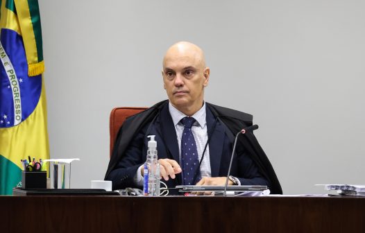 Moraes solta Silvinei Vasques com tornozeleira