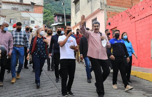 Maduro faz eleição para comunas na Venezuela