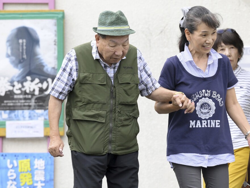 Ex-boxeador japonês é absolvido de quatro assassinatos após passar 45 anos no corredor da morte