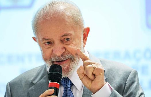 Lula cita luta contra a violência contra as mulheres, mas abre direito de defesa