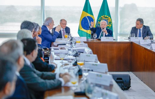 Presidente Lula reúne ministros para debater combate a queimadas