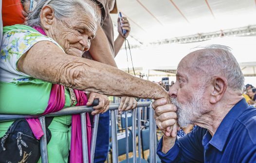 Lula assina acordo e encerra disputa de 40 anos em Alcântara