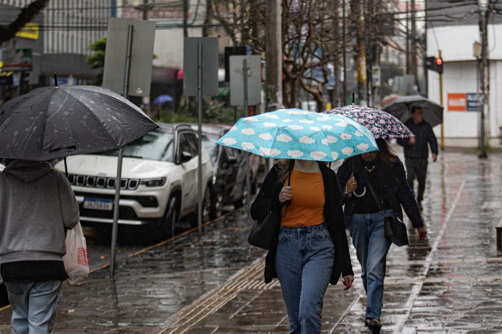 Inmet prevê tempestade em áreas do Sudeste e Centro-Oeste