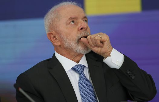 Aprovação do governo Lula cai de 54% para 51%