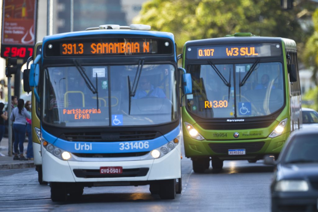 Prejuízos por ataques no Rio equivalem à compra de 100 ônibus